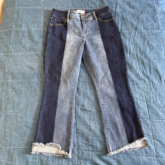 CAbi Hi-low Crop Two Tone Jeans Size 10 - Picture 2 of 8